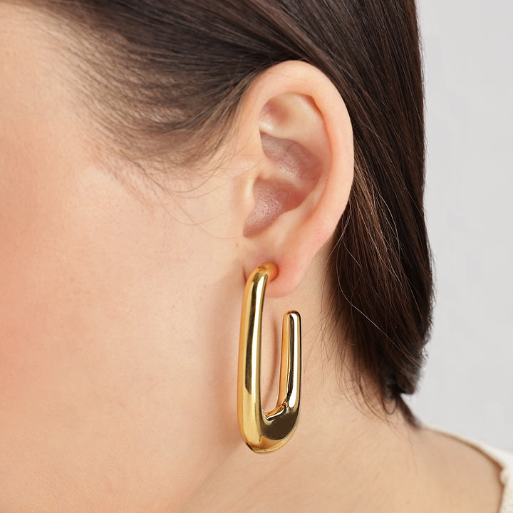 CELIA HOOPS