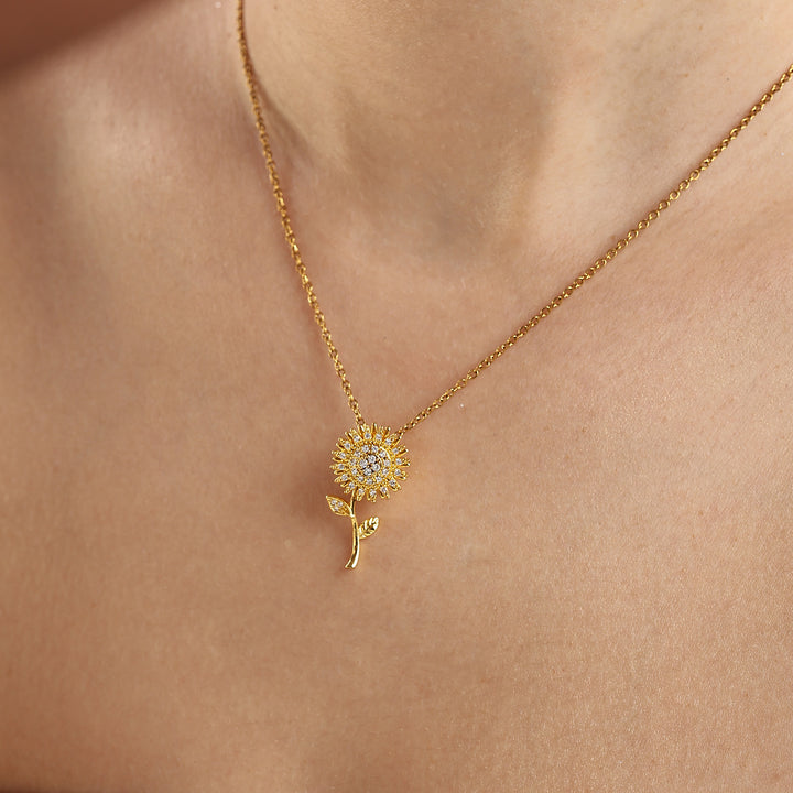 REVOLVING NECKLACE