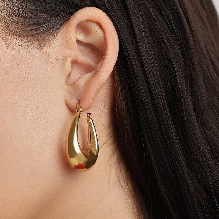 NINA HOOPS